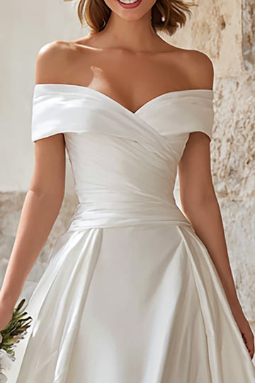 Robe de mariée élégante ivoire une ligne de balayage en satin